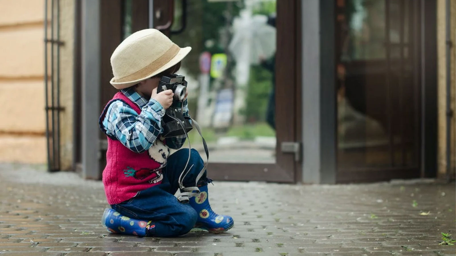 13 Must-Pack Essentials When Travelling with Baby