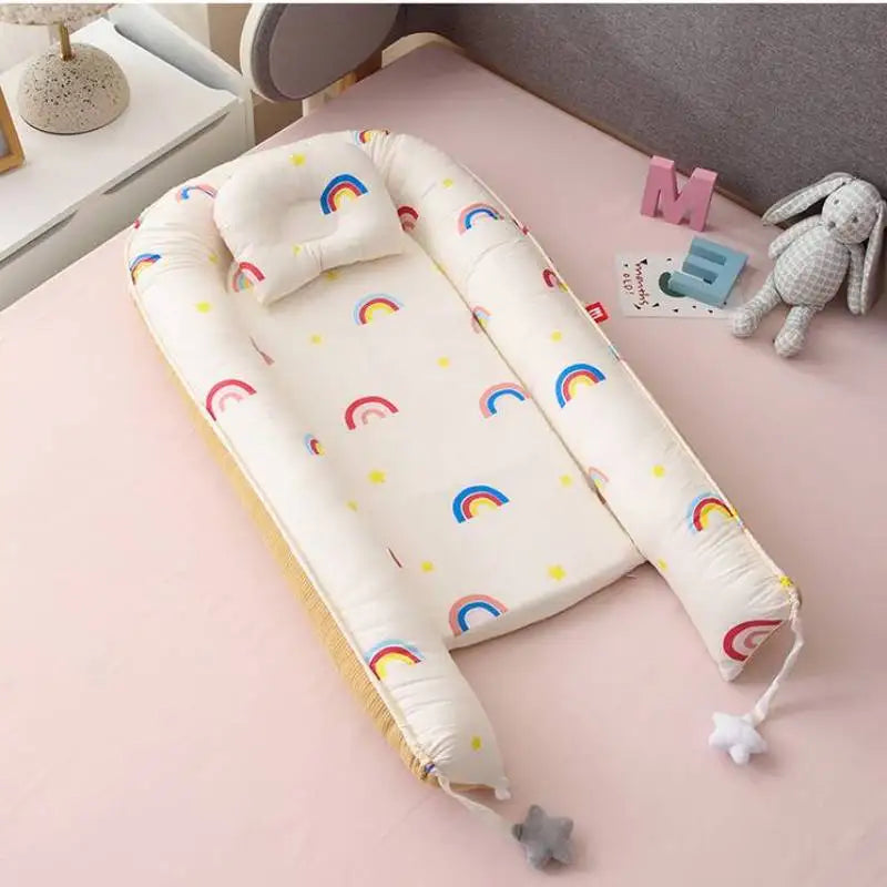 Portable Cotton Crib，Support Pillow and Quilt，Cozy Baby Bed，Convenient Travel Crib，Soft and Breathable